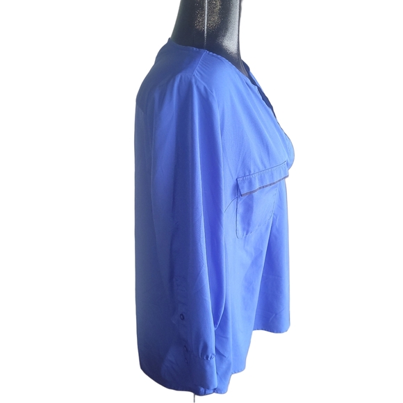 Banana Republic Blue V-Neck Pullover Top with Black Trim L - Picture 4 of 7